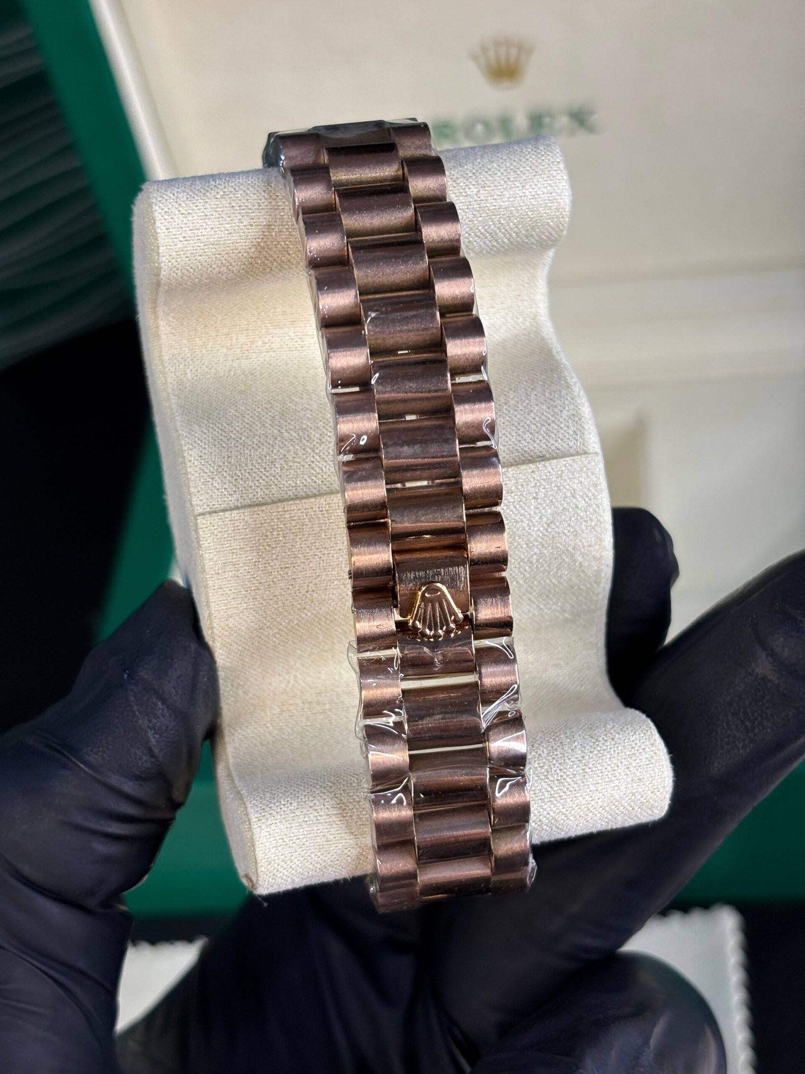 Rolex Oyster Perpetual Diamond Day-date Copper-Black Dial - Image 5