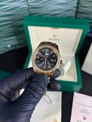Rolex Oyster Perpetual Diamond Day-Date Gold-Black Dial