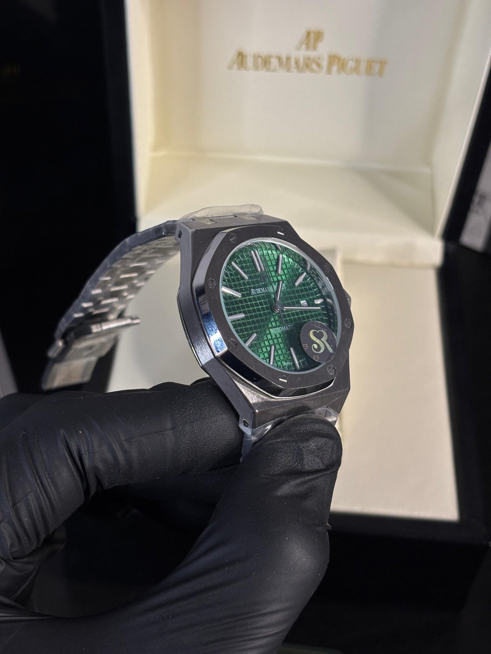 Audemars Piguet Royal Oak Silver-Green Dial - Image 3