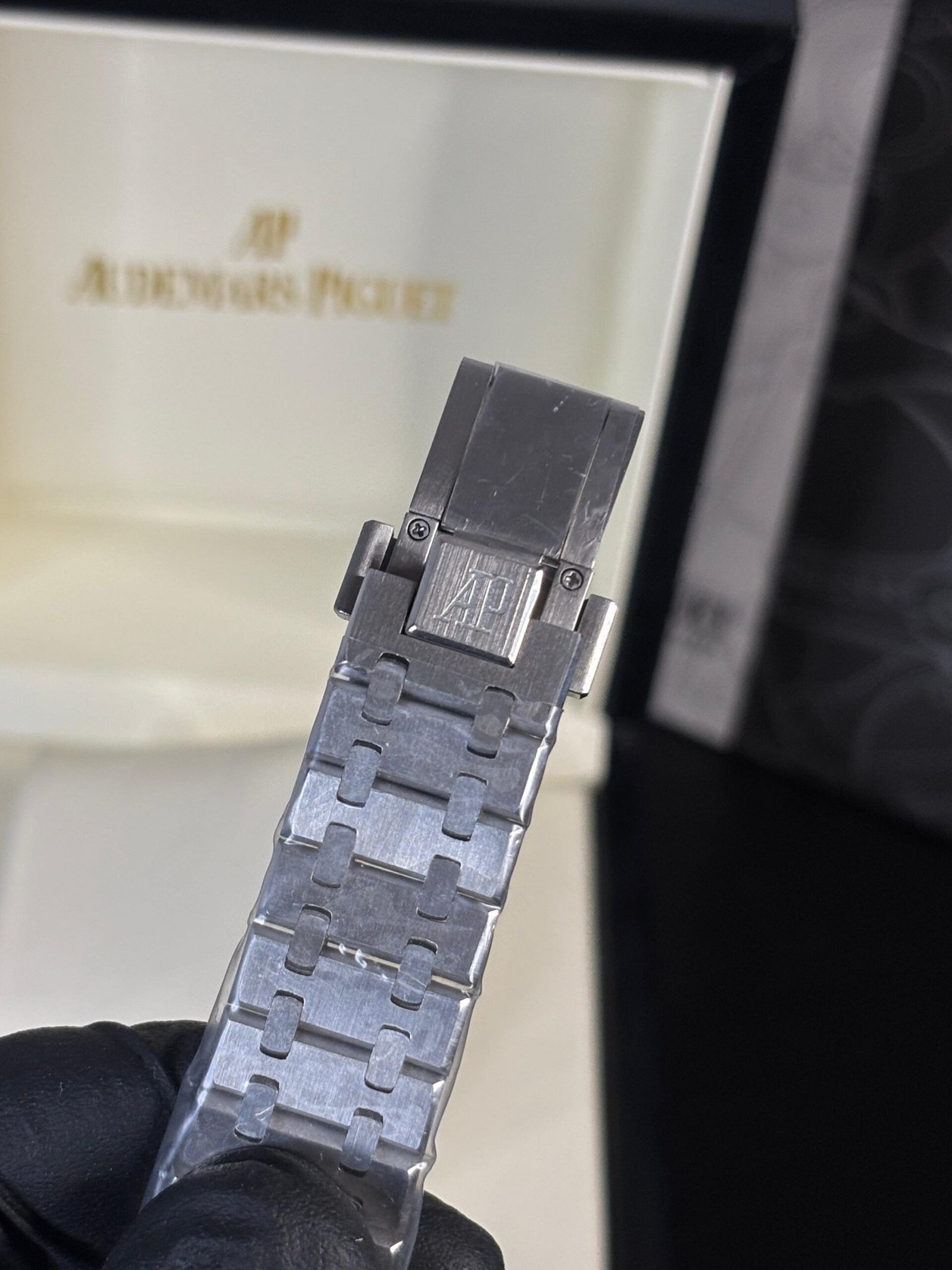 Audemars Piguet Royal Oak Silver-Green Dial - Image 7
