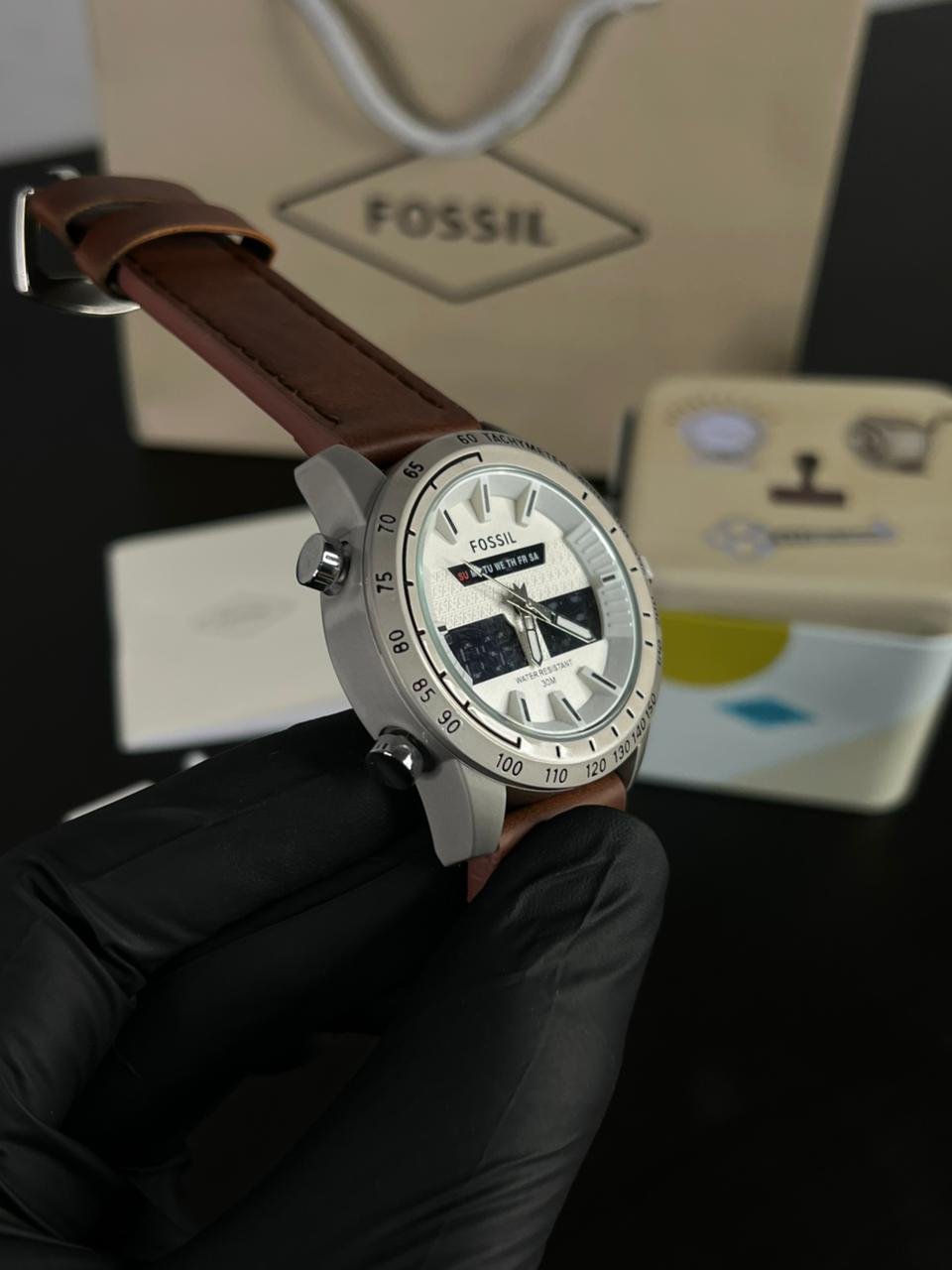Fossil digital dual time BROWN-WHITE DIAL - Image 3