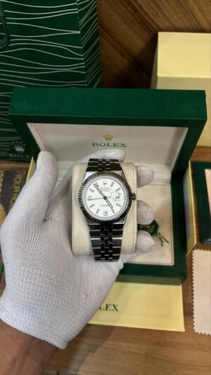 ROLEX OYESTER PERPETUAL LAND DWELLER SILVER WHITE DIAL