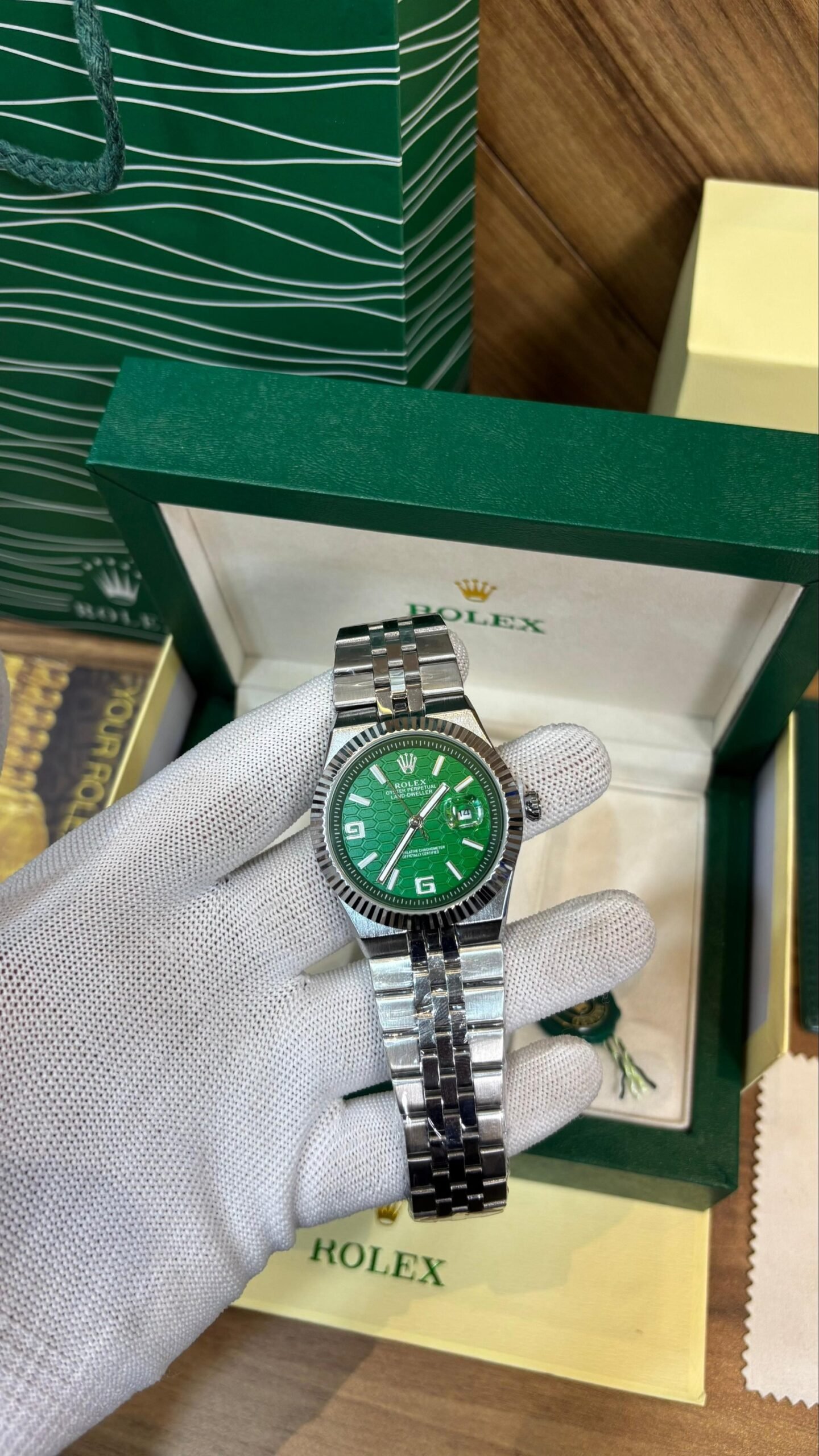 ROLEX OYESTER PERPETUAL LAND DWELLER SILVER GREEN DIAL - Image 4