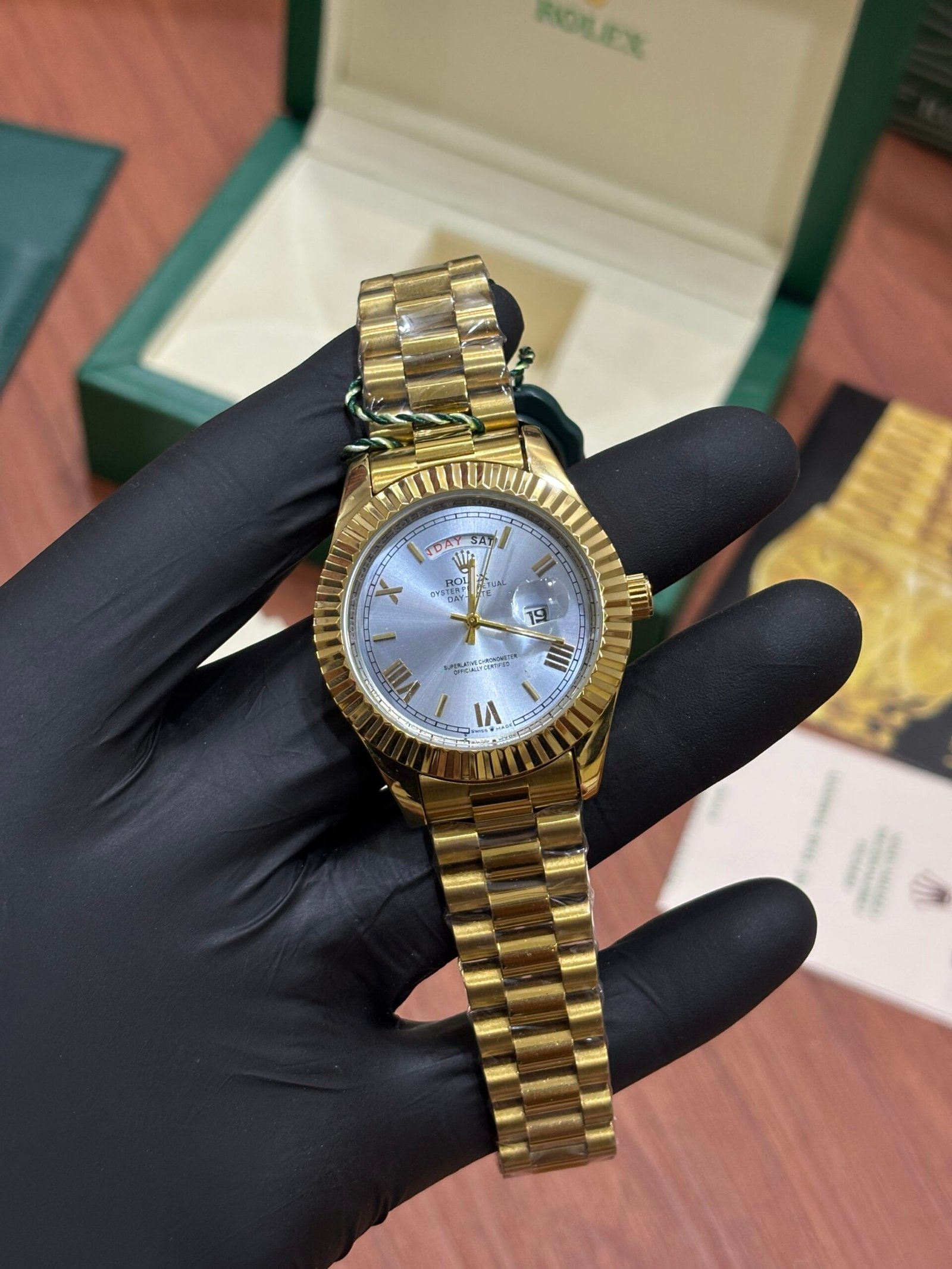 ROLEX OYSTER PERPETUAL DAY DATE GOLD SKY BLUE DIAL - Image 3