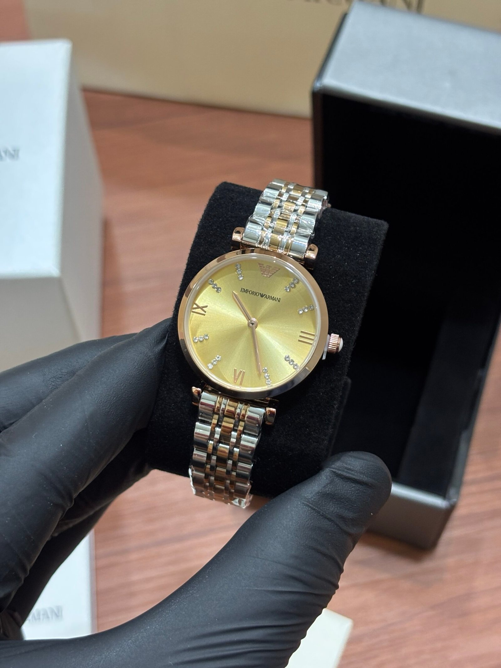 EMPORIO ARMANI CLASSIC