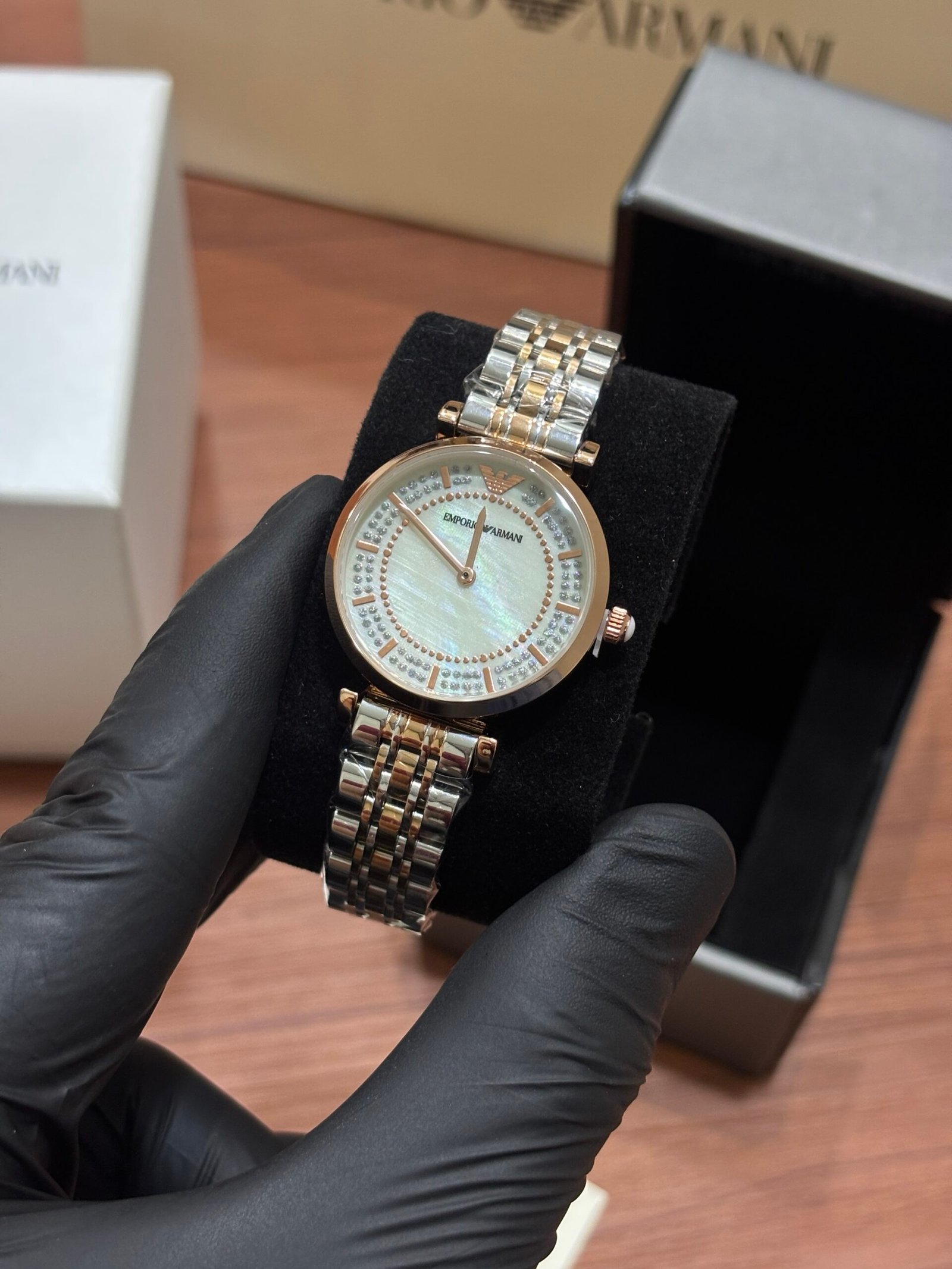 EMPORIO ARMANI CLASSIC
