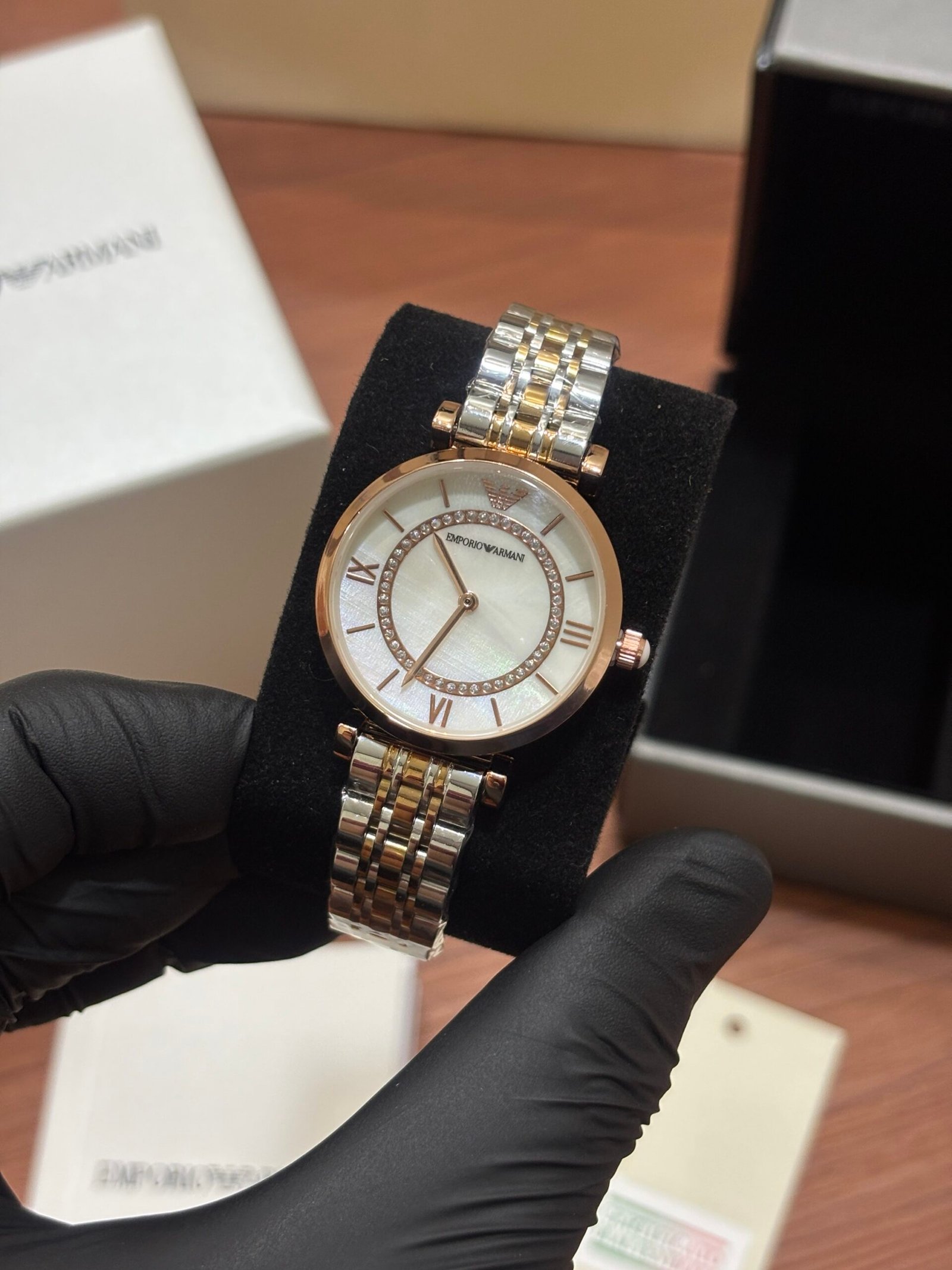 EMPORIO ARMANI CLASSIC